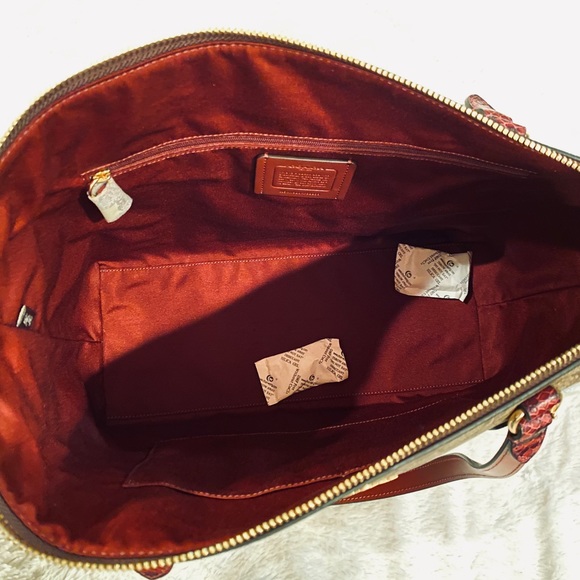 —SOLD—COACH Gallery Tote In Signature Canvas - Picture 8 of 8